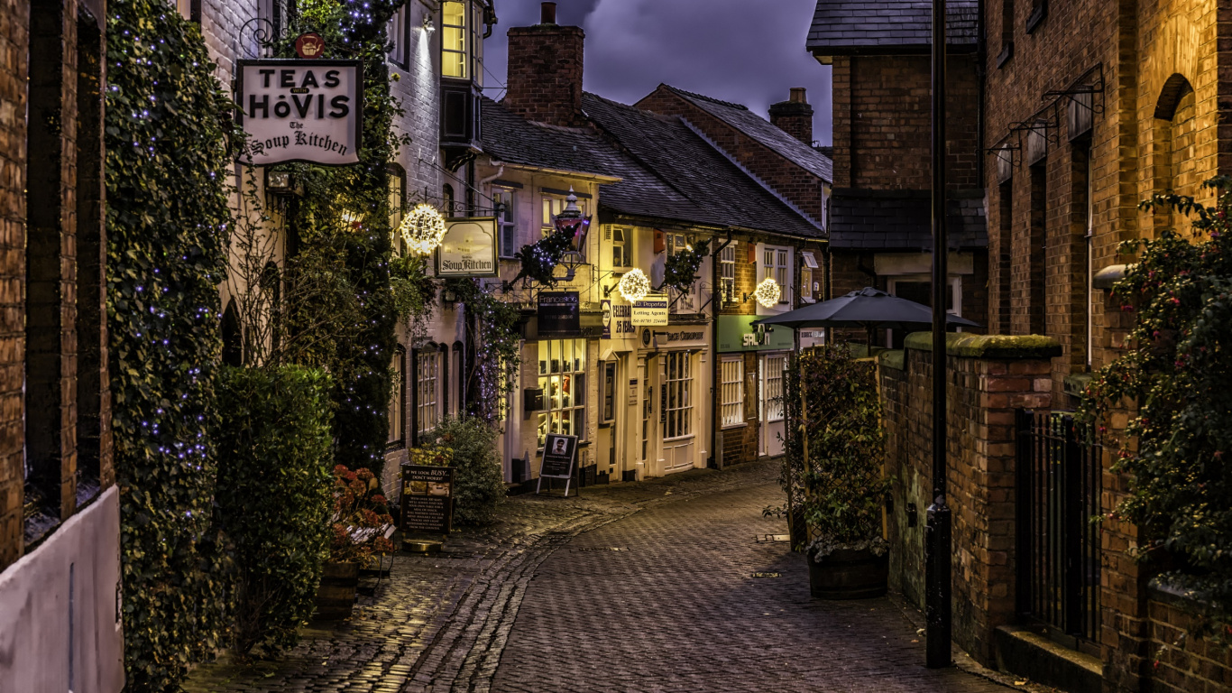Casa de Hormigón Marrón y Negro Bajo Nubes Blancas Durante el Día. Wallpaper in 1366x768 Resolution