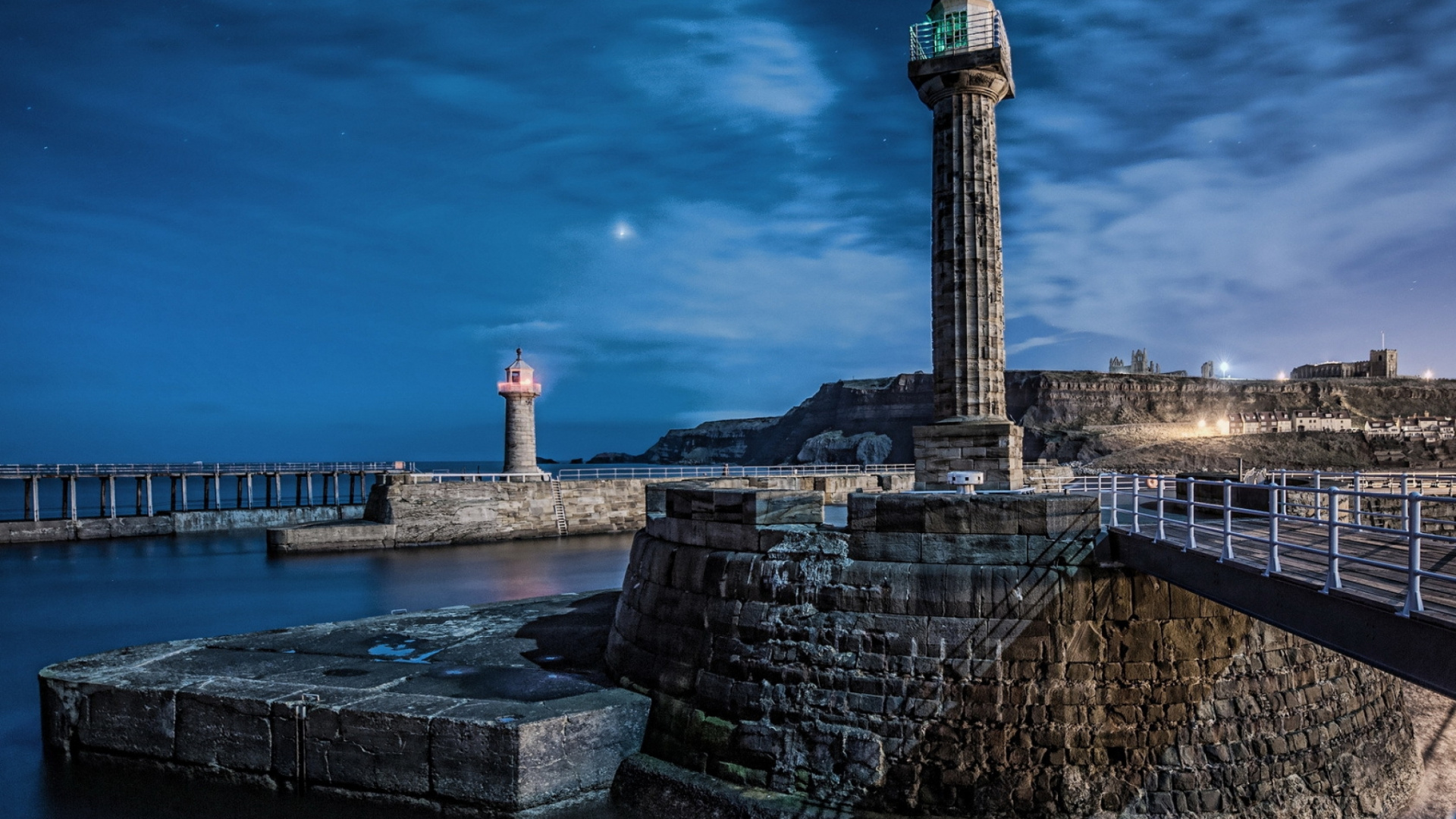White and Black Lighthouse Near Body of Water During Daytime. Wallpaper in 1920x1080 Resolution