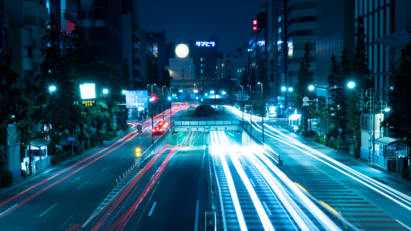 Voitures Sur Route Pendant la Nuit. Wallpaper in 1366x768 Resolution