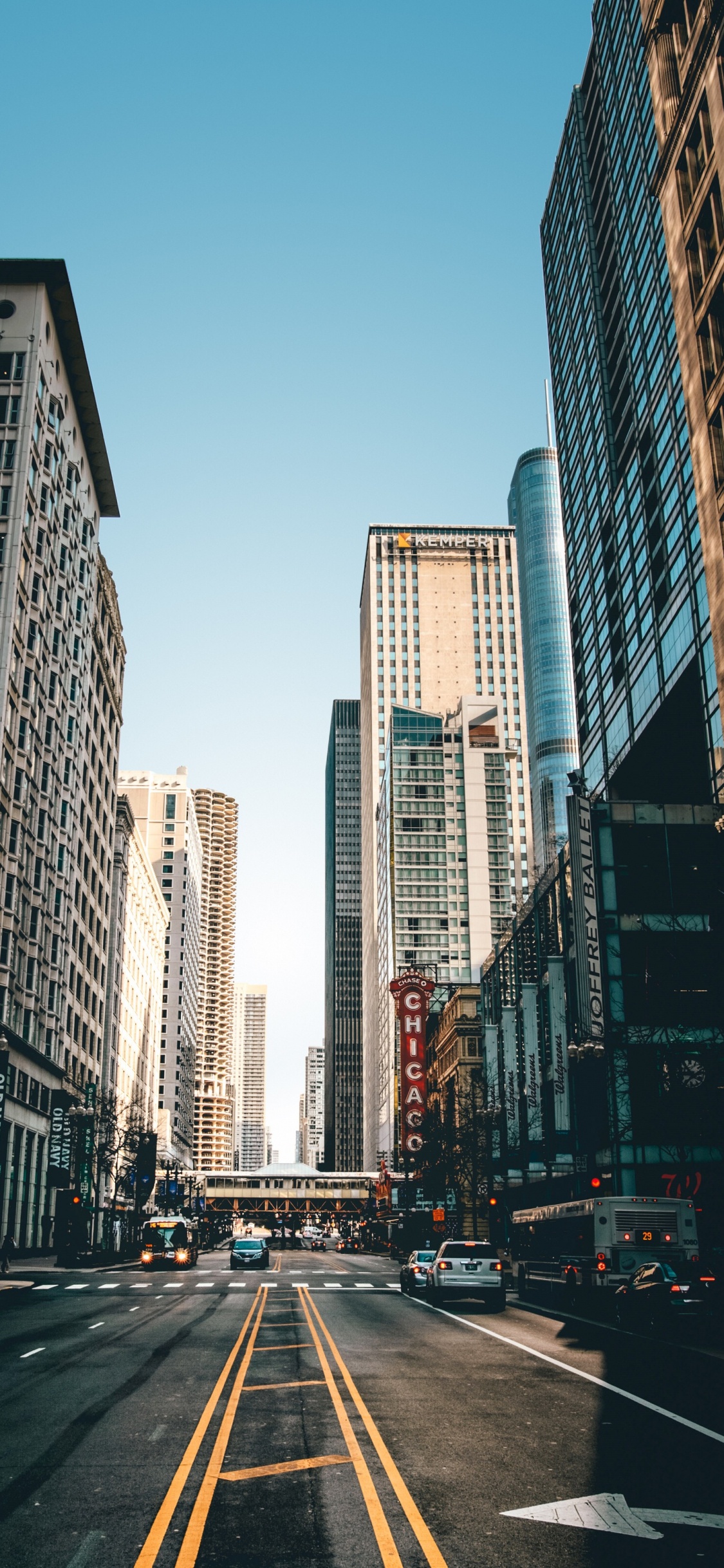 Ohare International Airport, Skyscraper, Building, Daytime, Cars. Wallpaper in 1125x2436 Resolution