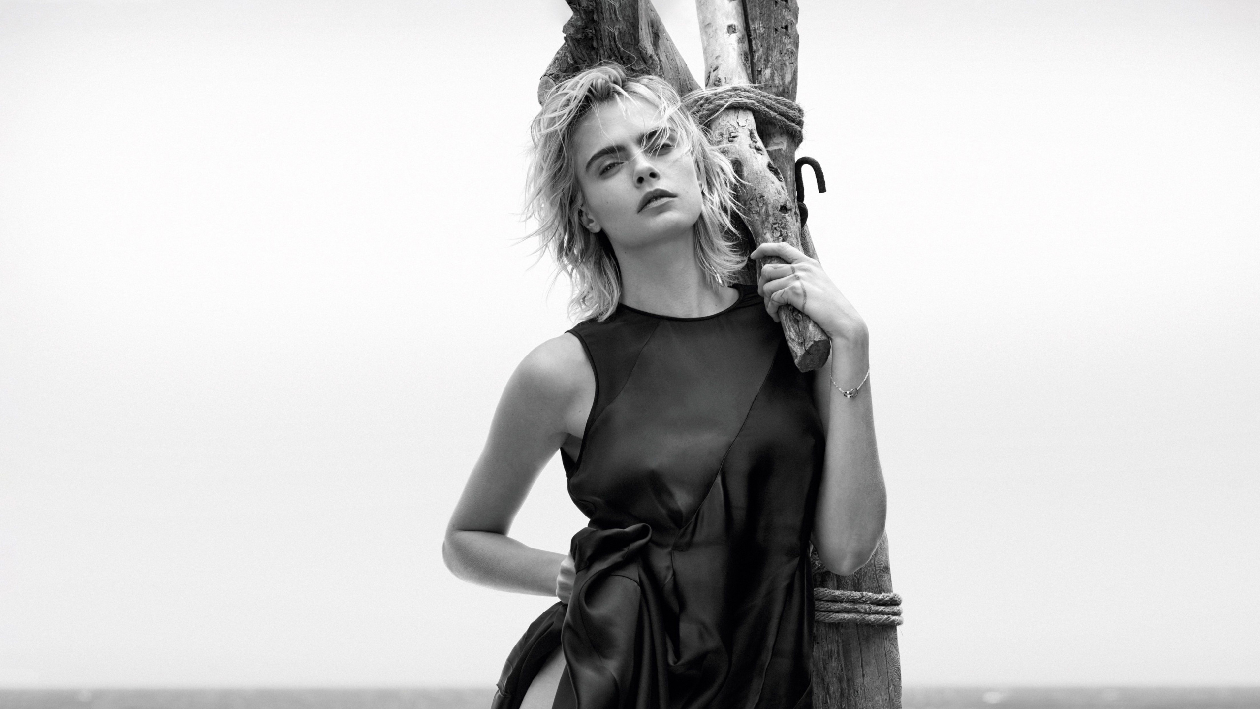 Liebe Delevingne Weg, Cara Delevingne, Karnevalsreihe, Kleid, Model. Wallpaper in 2560x1440 Resolution