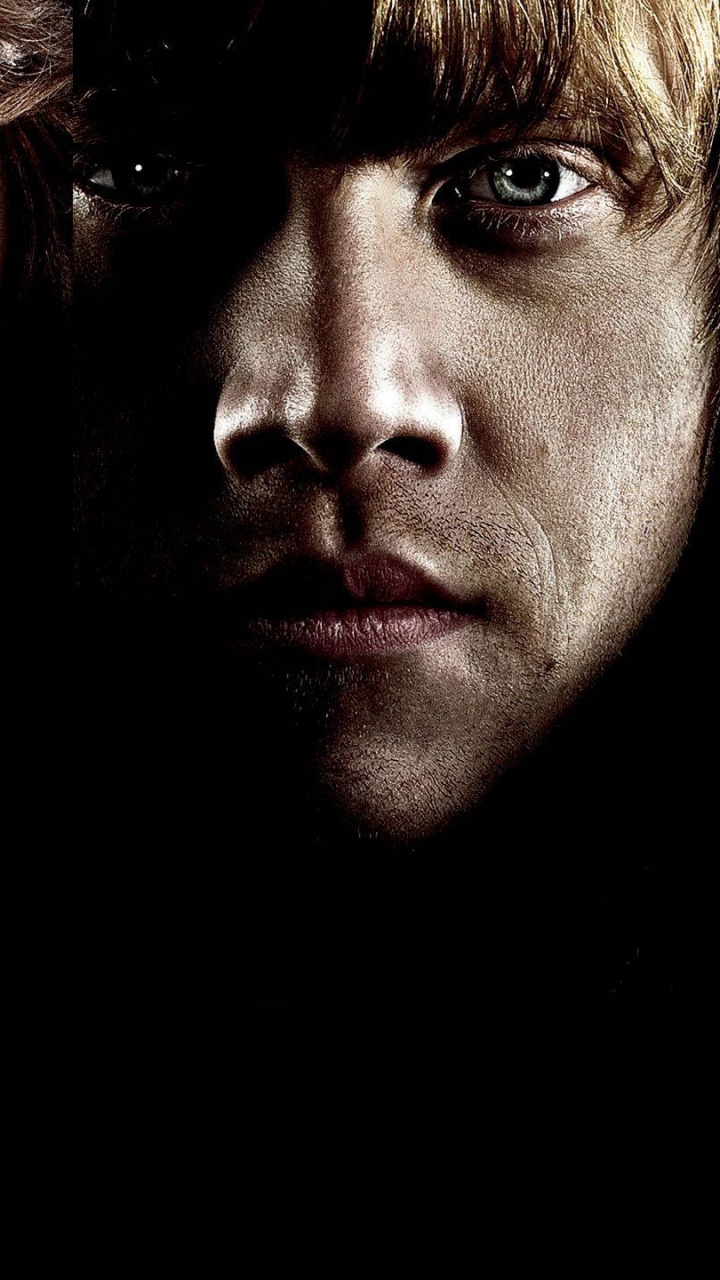 Mujer en Anteojos de Marco Negro. Wallpaper in 720x1280 Resolution