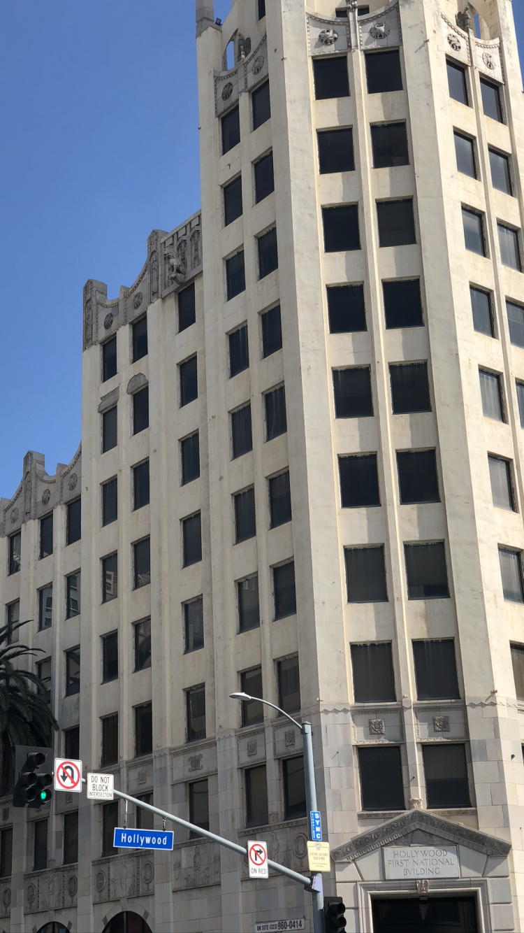 Hollywood, Turismo, Ventana, Edificio Comercial, Edificio. Wallpaper in 750x1334 Resolution