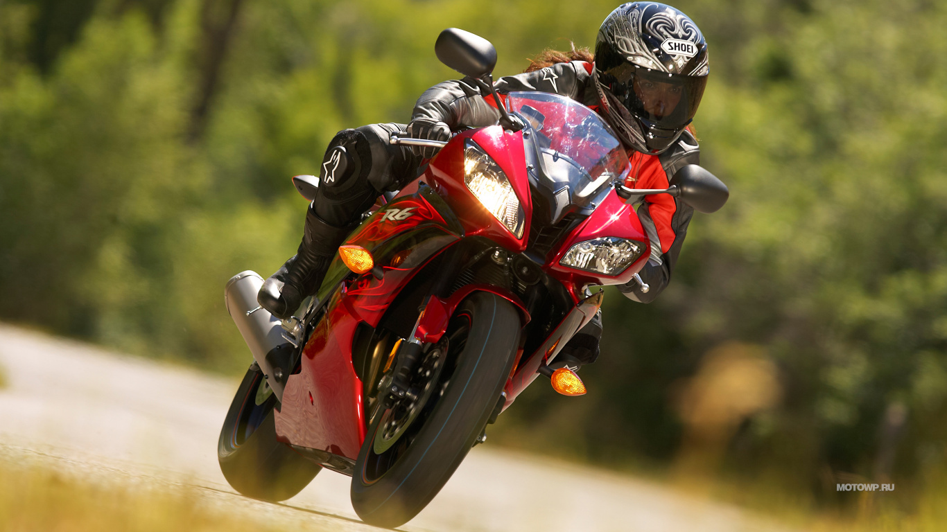 摩托车头盔, 超级赛车, 滑胎, 摩托车赛车, 骑摩托车特技 壁纸 1366x768 允许