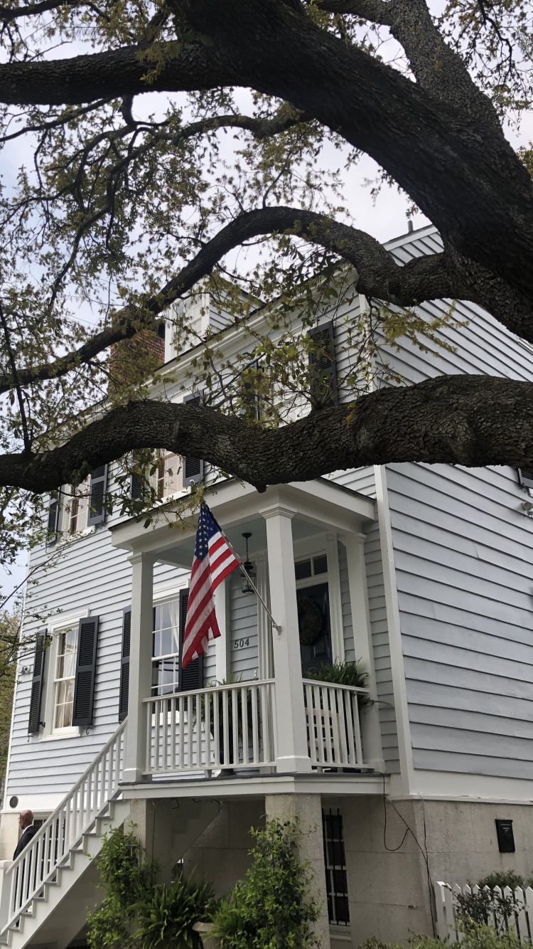 Sucursal, Bandera, Ventana, Arquitectura, Propiedad. Wallpaper in 750x1334 Resolution