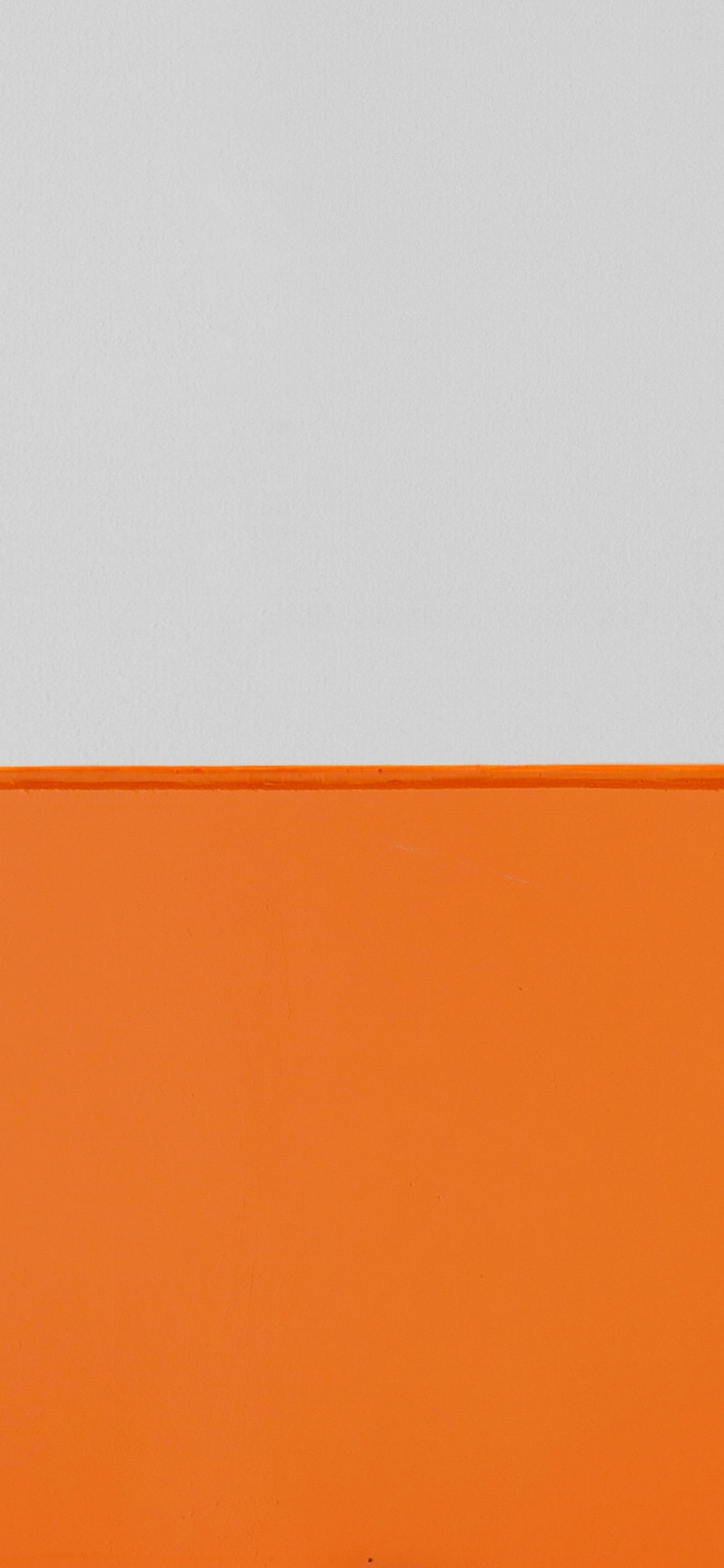 Orange Und Weiß Gestrichene Wand. Wallpaper in 1242x2688 Resolution