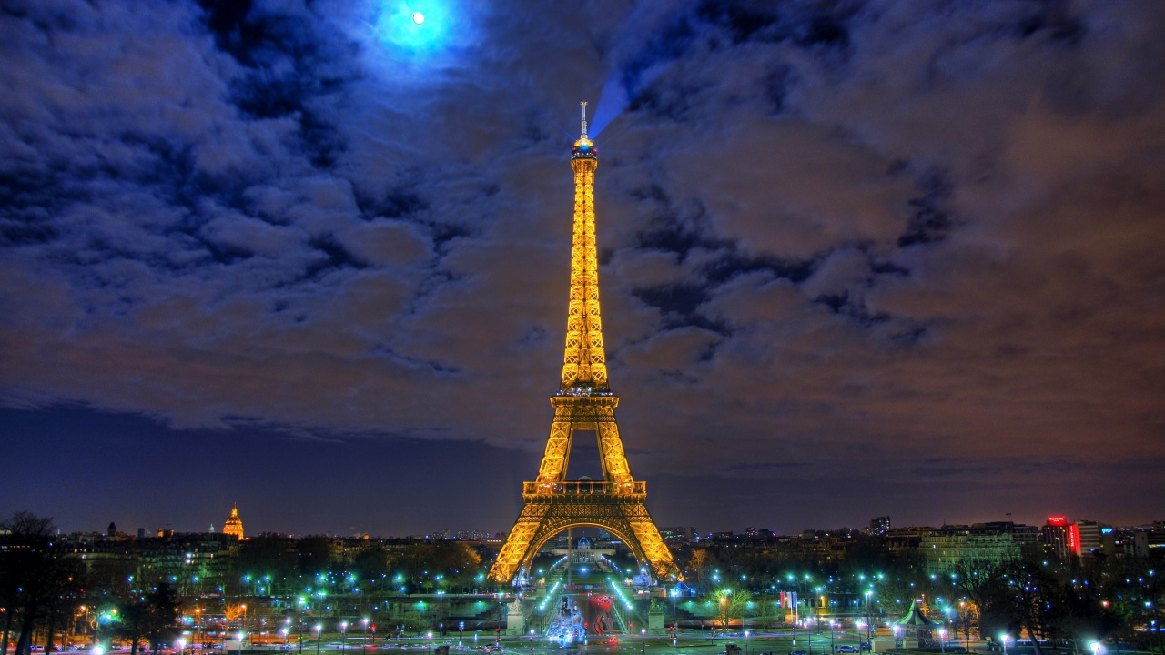 Eiffel Tower During Night Time. Wallpaper in 1280x720 Resolution