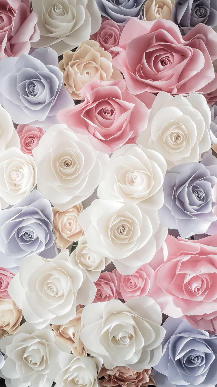 Ramo de Rosas Blancas Rosadas y Azules. Wallpaper in 750x1334 Resolution
