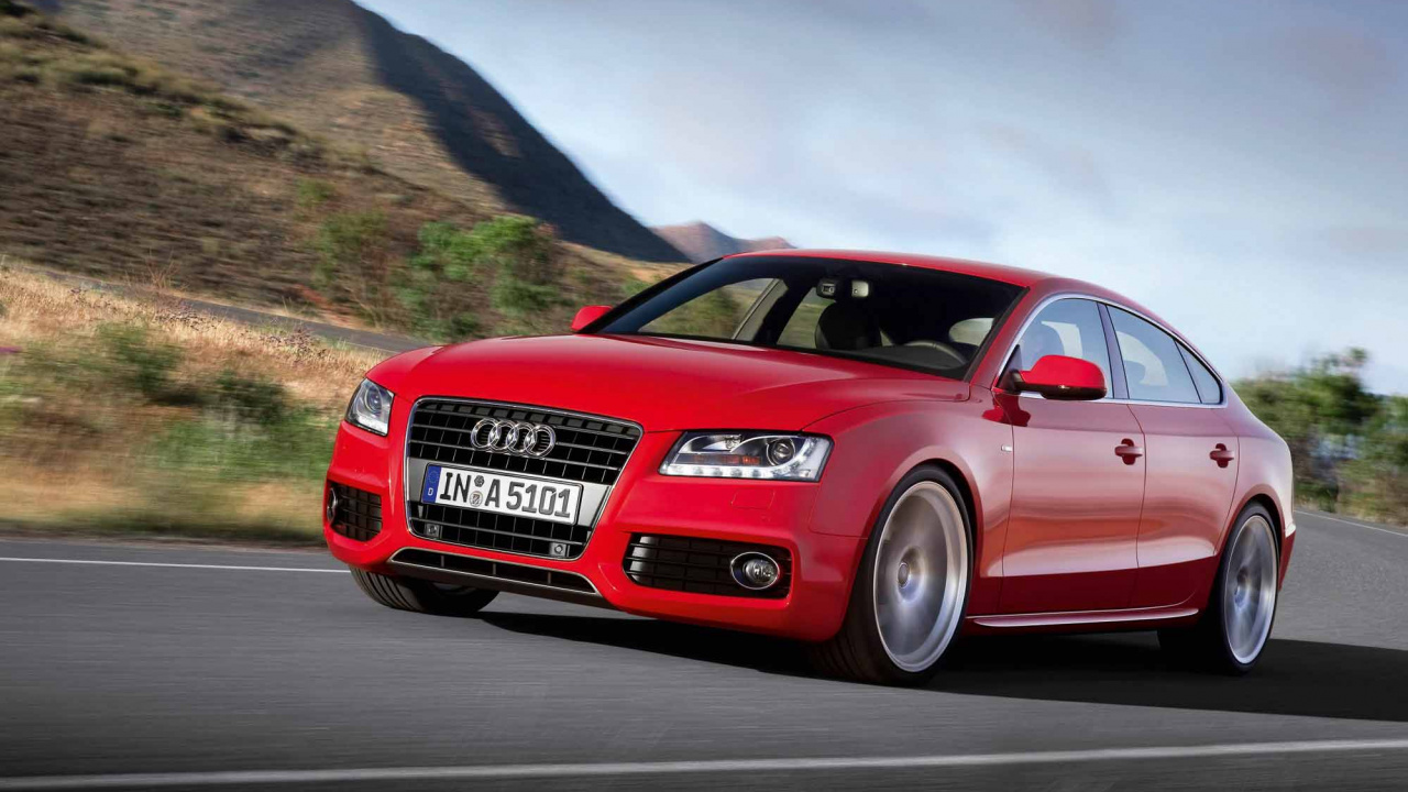 Audi Coupe Rojo en la Carretera Durante el Día. Wallpaper in 1280x720 Resolution