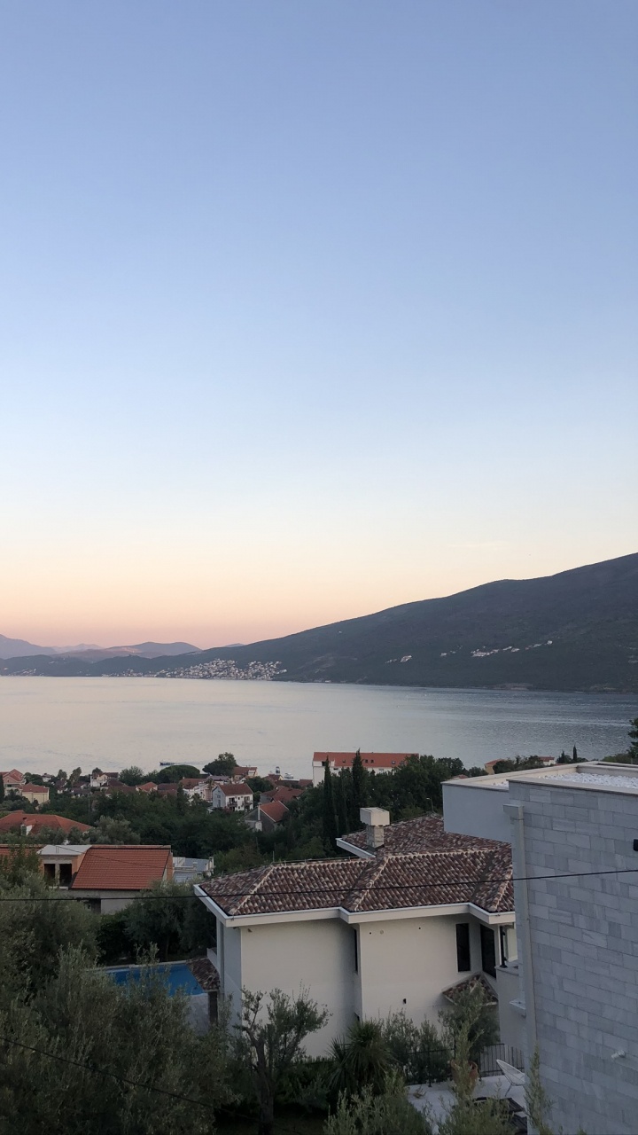 房地产, 高地, 地平线, 银行, 屋顶 壁纸 720x1280 允许