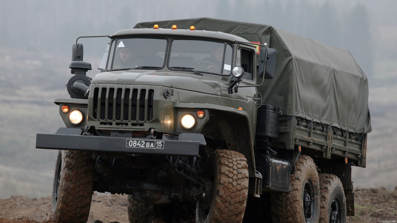 Grey and Black Jeep Wrangler. Wallpaper in 1366x768 Resolution