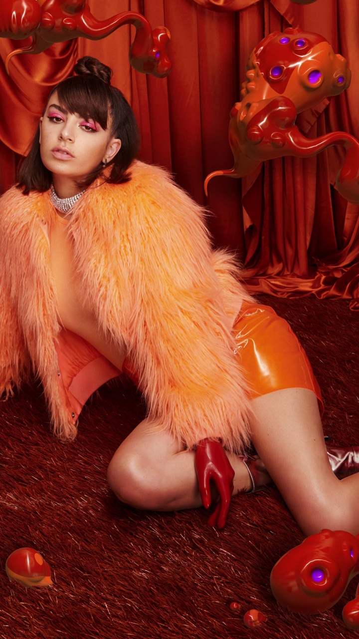 Peach, L'art de la Performance, Filles, Soirée Entre Filles, Charli Xcx. Wallpaper in 720x1280 Resolution