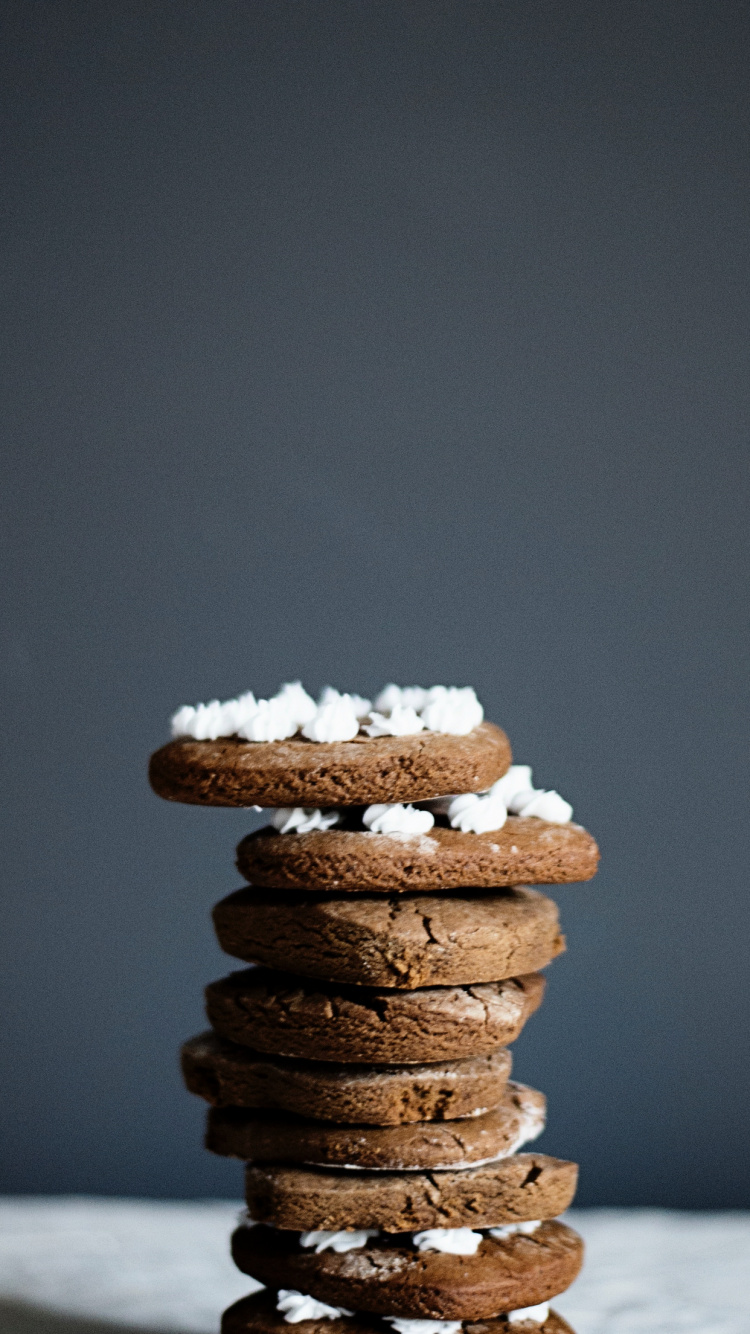 Macaroon, Cookie, Dessert, Food, Ingredient. Wallpaper in 750x1334 Resolution