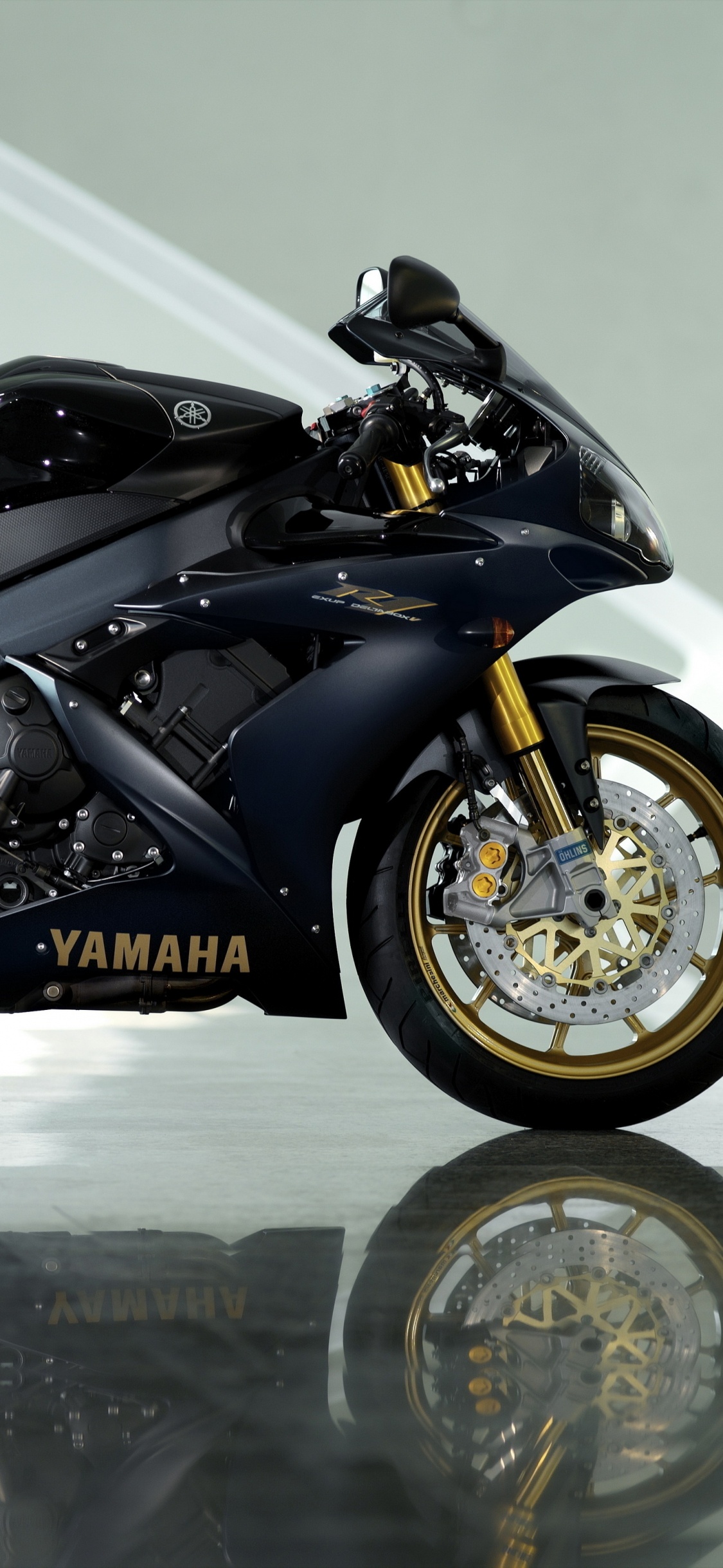 Vélo de Sport Noir et Jaune. Wallpaper in 1125x2436 Resolution