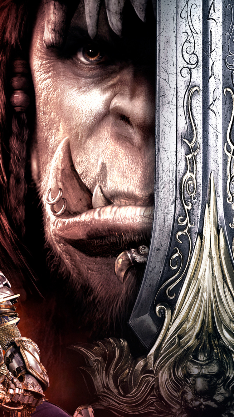 Hombre en Túnica Negra y Dorada Sosteniendo Espada Pintando. Wallpaper in 750x1334 Resolution