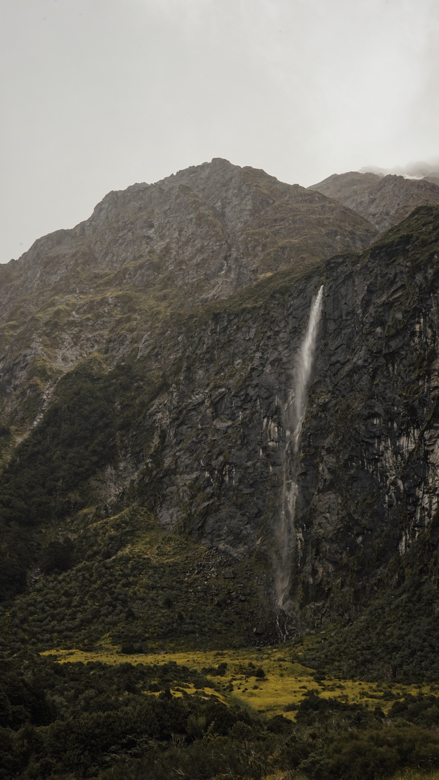 Cascade, Falaise, Highland, Les Reliefs Montagneux, Eau. Wallpaper in 1440x2560 Resolution