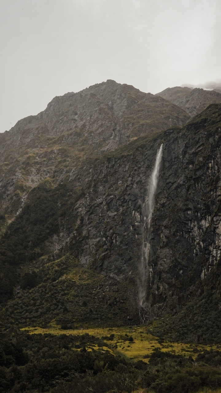 Wasserfall, Hochland, Bergigen Landschaftsformen, Wasser, Bergstation. Wallpaper in 720x1280 Resolution