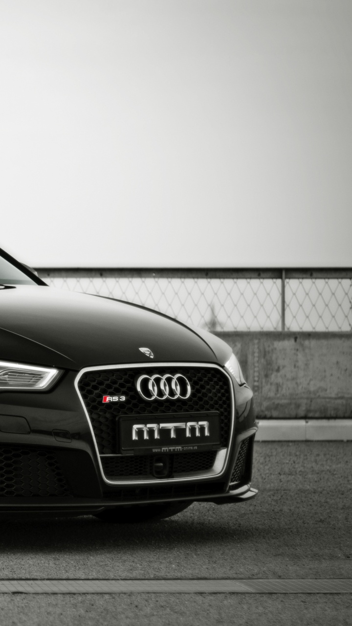 Mercedes Benz Coupe Negro Sobre Pavimento Gris. Wallpaper in 720x1280 Resolution