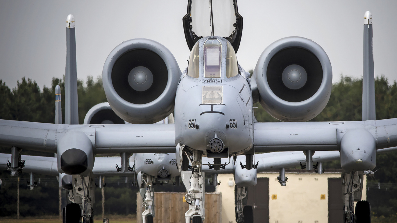 Gray and Black Fighter Plane. Wallpaper in 1366x768 Resolution