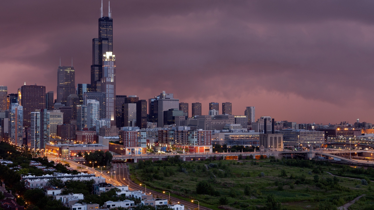 City Buildings Under Gray Sky During Daytime. Wallpaper in 1280x720 Resolution