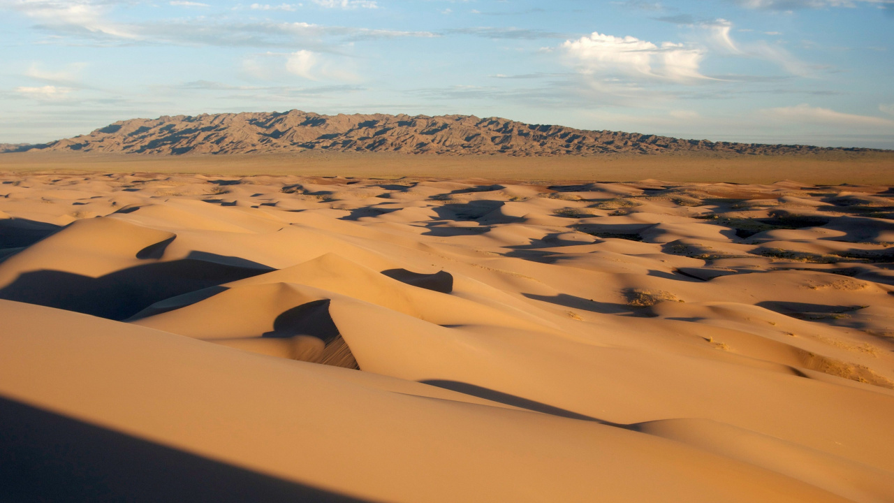 Brown Sand Under Blue Sky During Daytime. Wallpaper in 1280x720 Resolution