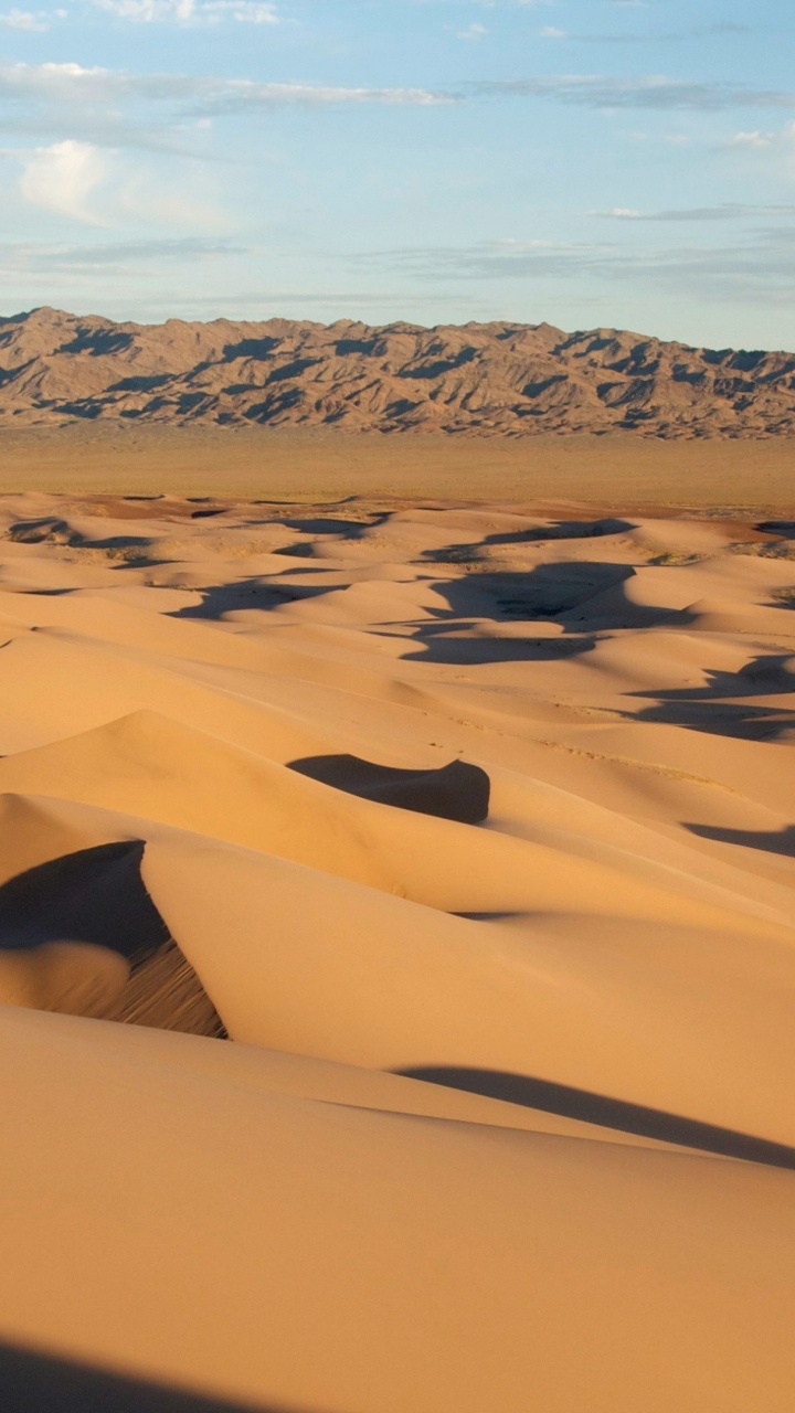 Brown Sand Under Blue Sky During Daytime. Wallpaper in 720x1280 Resolution