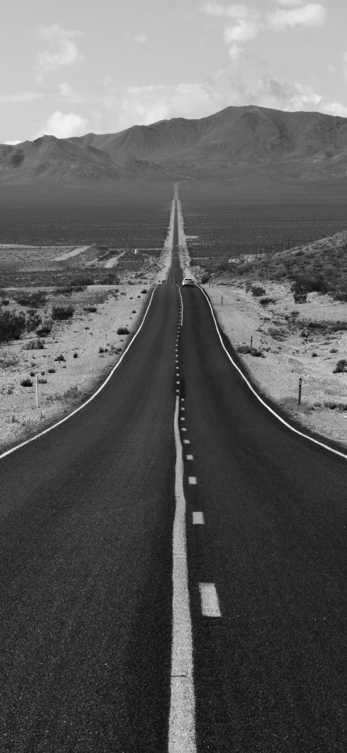 Beatty, Cloud, Fahrbahn, Asphalt, Naturlandschaft. Wallpaper in 1125x2436 Resolution