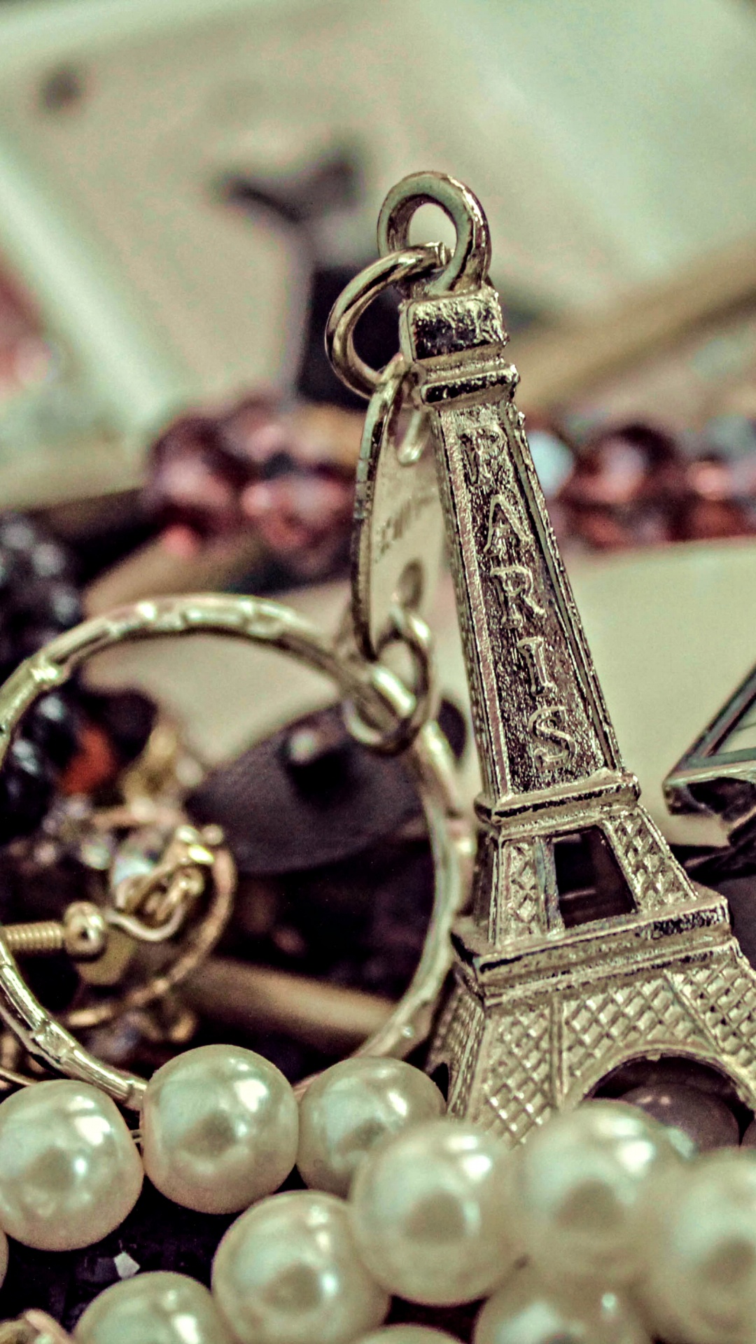 Accesorio de Moda, Joya, Metal, Perla, Casco. Wallpaper in 1080x1920 Resolution