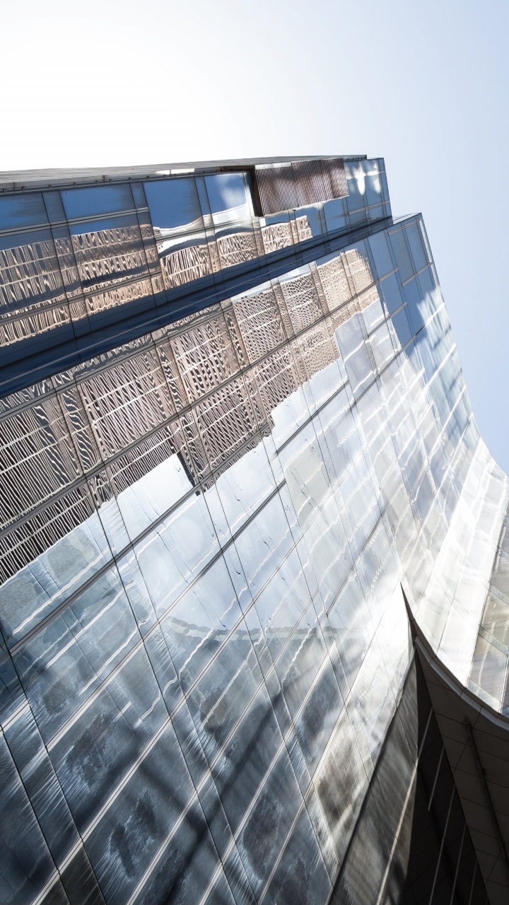 Photographie à Faible Angle D'un Immeuble de Grande Hauteur Aux Parois de Verre. Wallpaper in 720x1280 Resolution