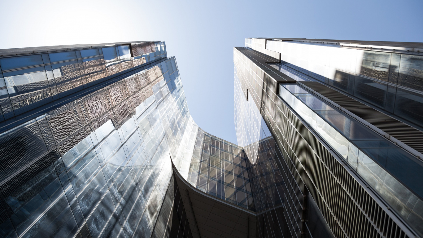 Flachwinkelfotografie Von Gläsernen Hochhäusern. Wallpaper in 1366x768 Resolution