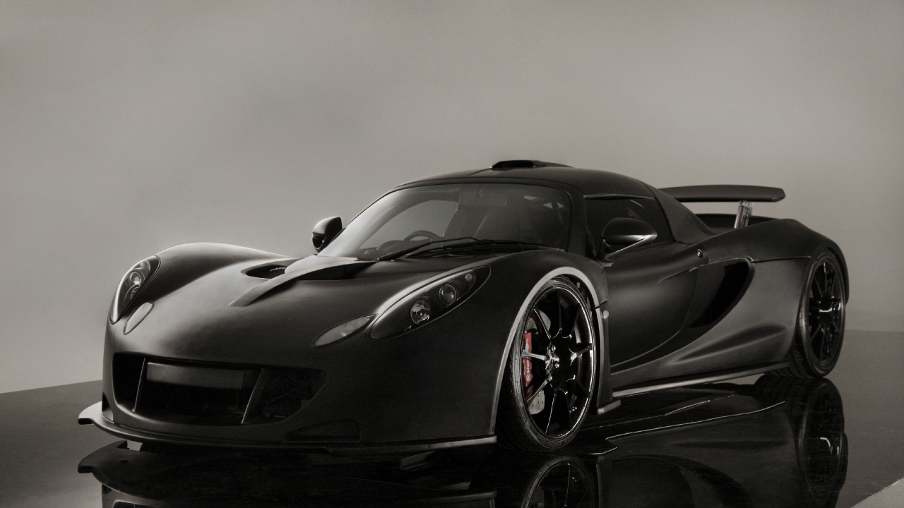 Black Lamborghini Aventador in a Gray Room. Wallpaper in 1280x720 Resolution