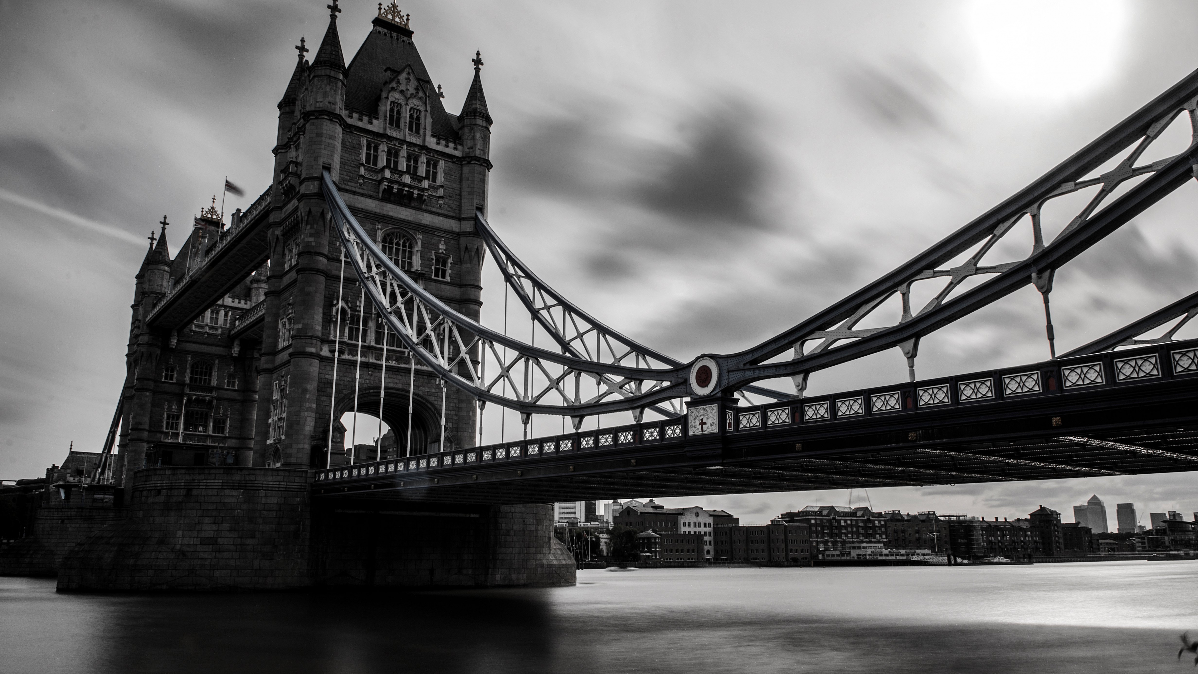 Gray Bridge Under Gray Sky. Wallpaper in 3840x2160 Resolution