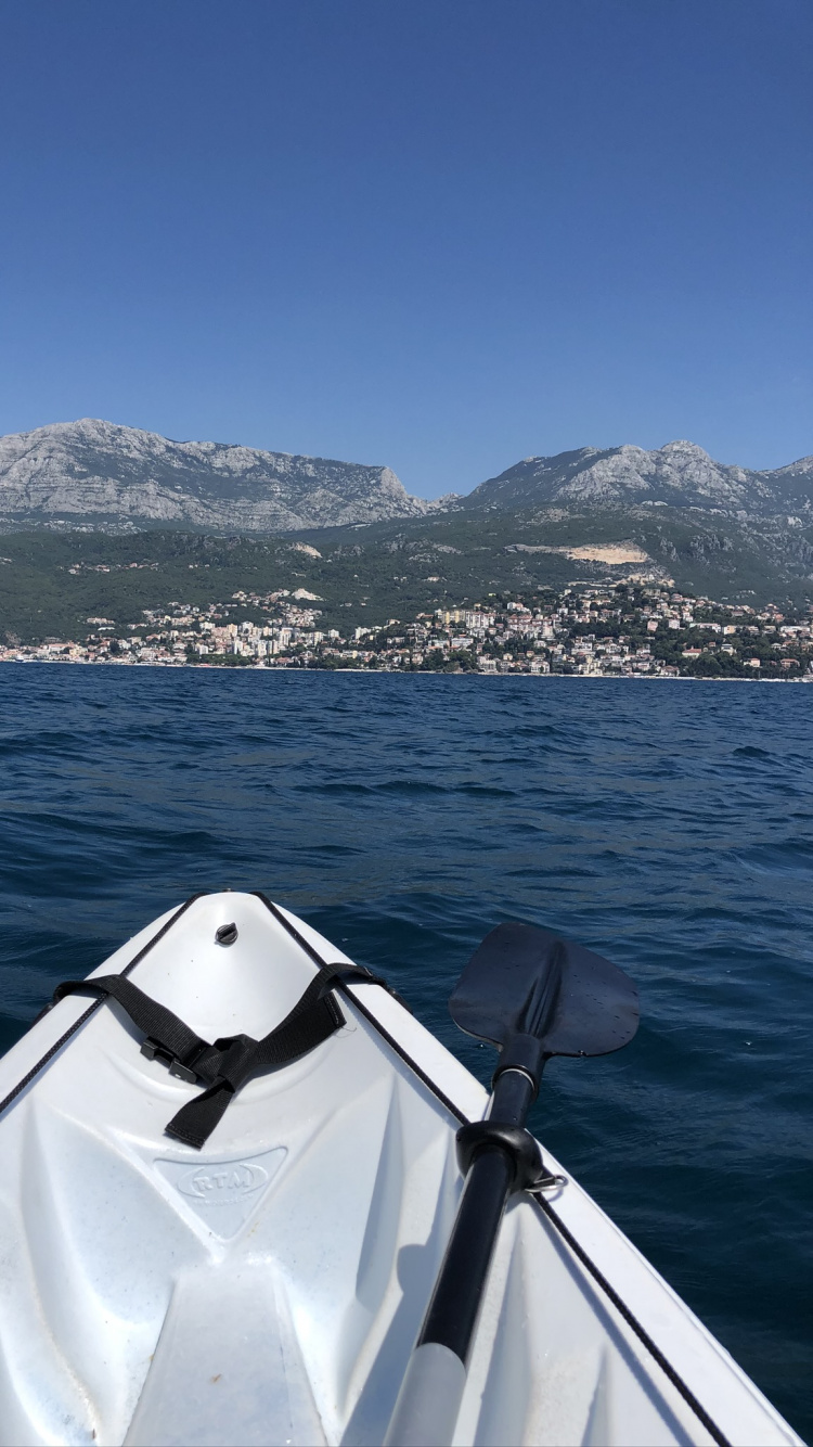 Eau, Bateau, Fjord, Canotage, Gamme de Montagne. Wallpaper in 750x1334 Resolution