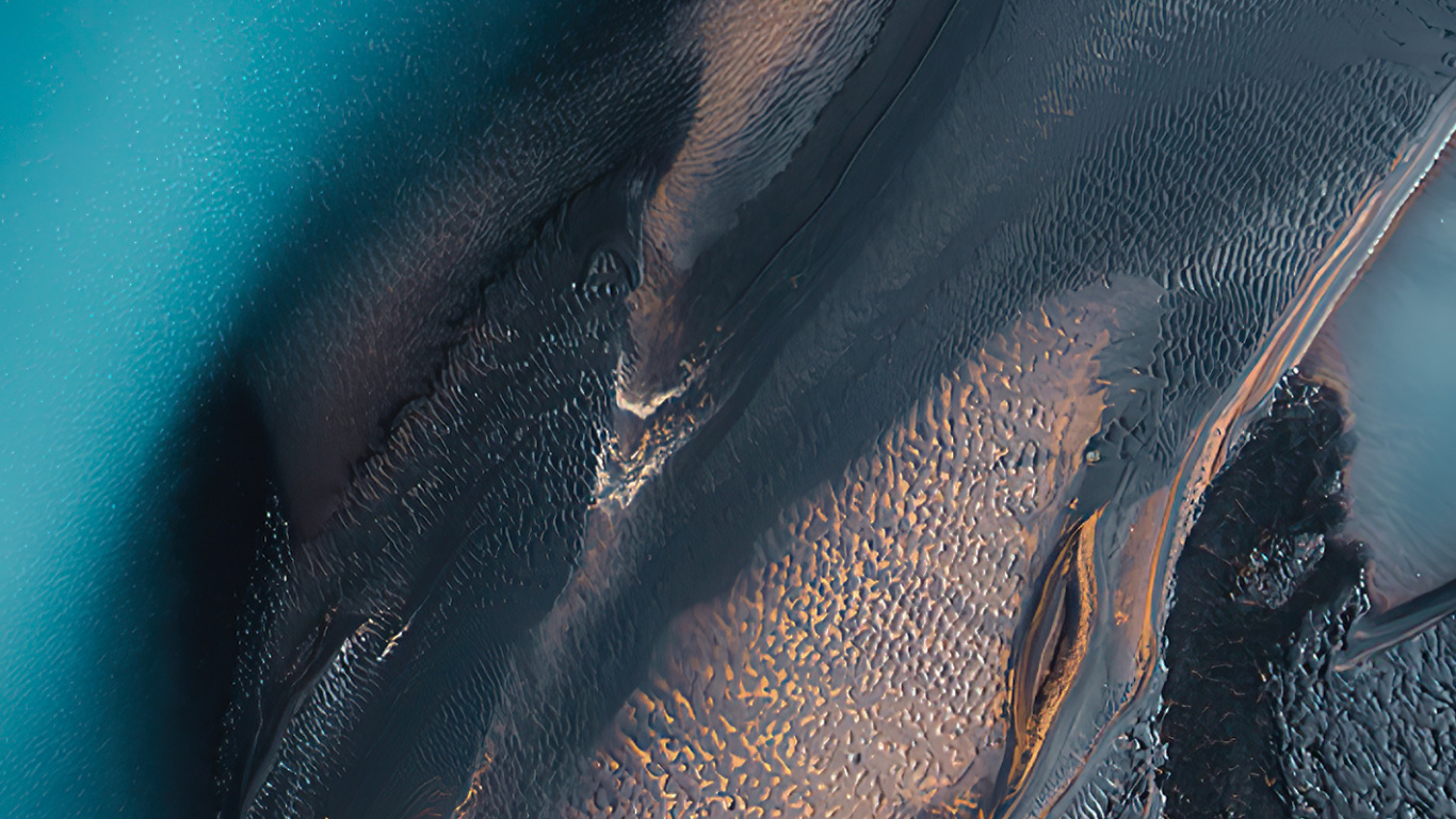 Wasser, Hand, Geste, Automotive Lighting, Jeans. Wallpaper in 1366x768 Resolution