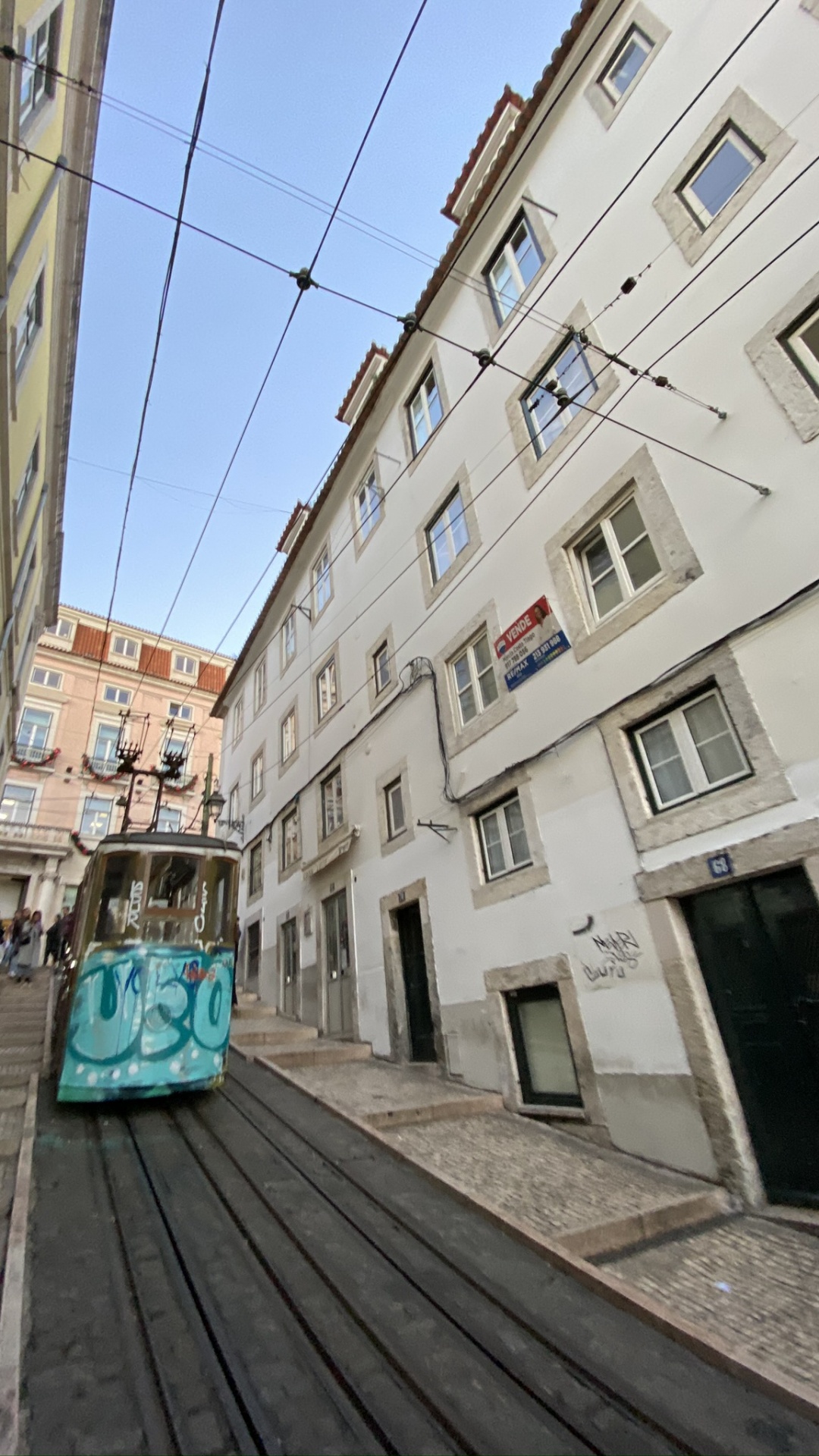 跟踪, 窗口, 建筑, 街区, 正面 壁纸 1080x1920 允许