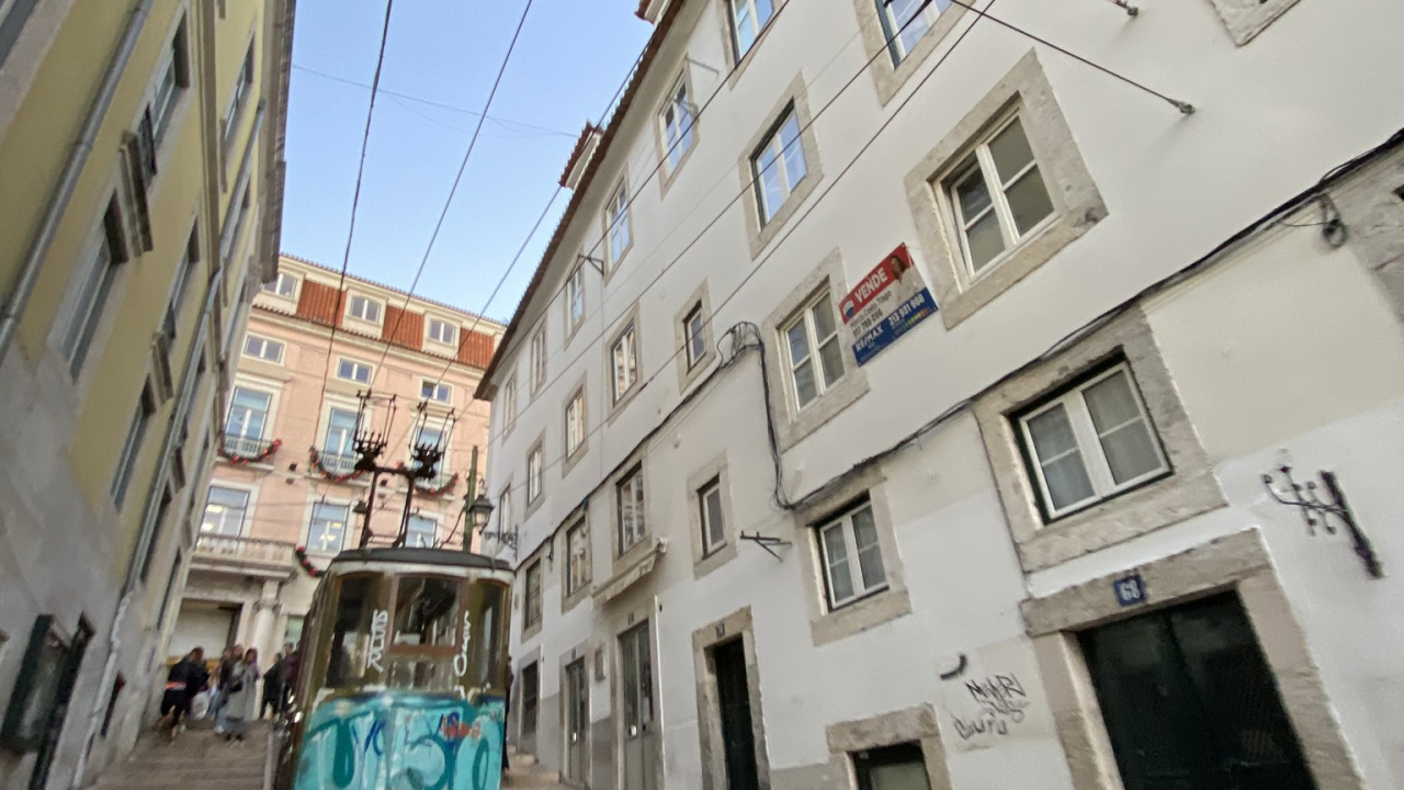 Piste, Appartement, Fenêtre, Architecture, Quartier. Wallpaper in 1280x720 Resolution