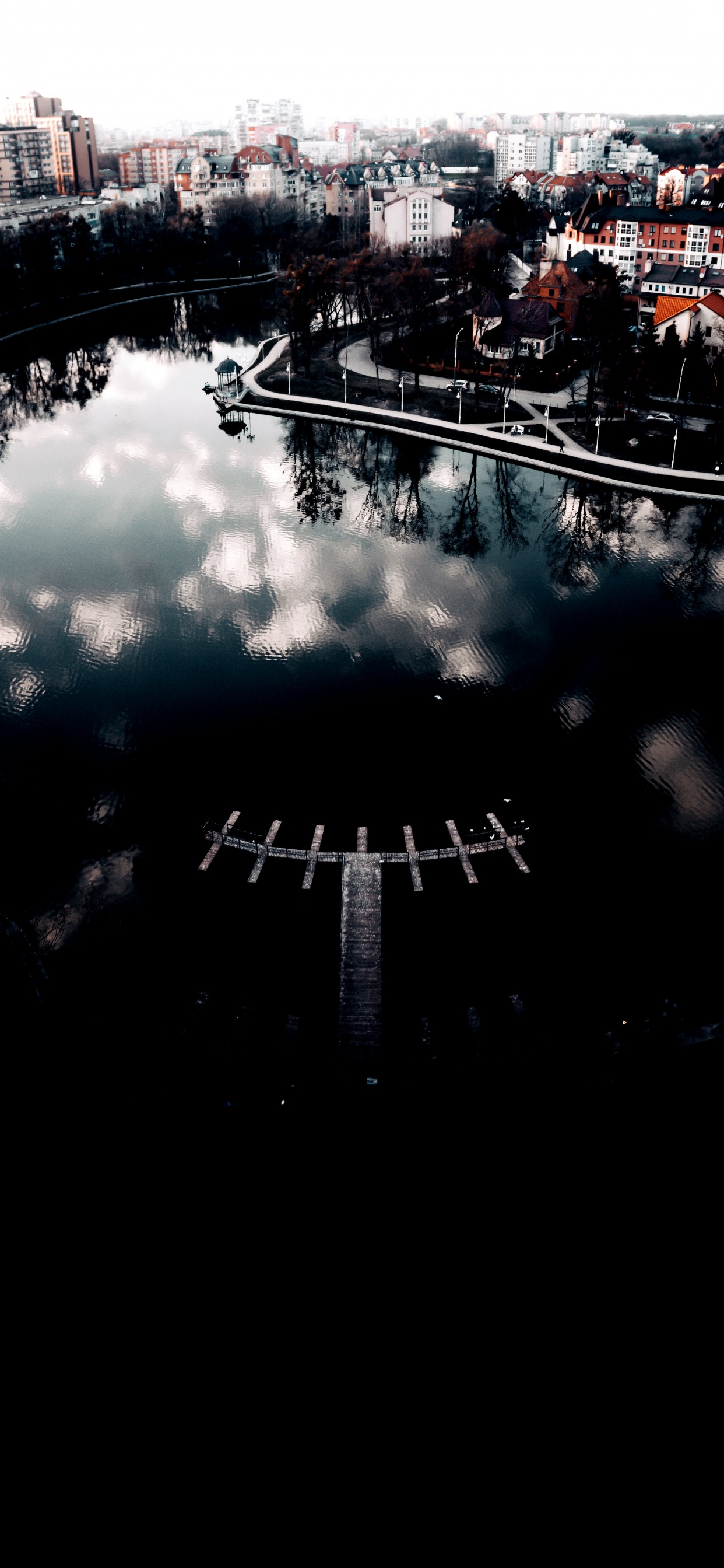 Réflexion, Eau, Automobile Pneu, Asphalt, Bâtiment. Wallpaper in 1242x2688 Resolution