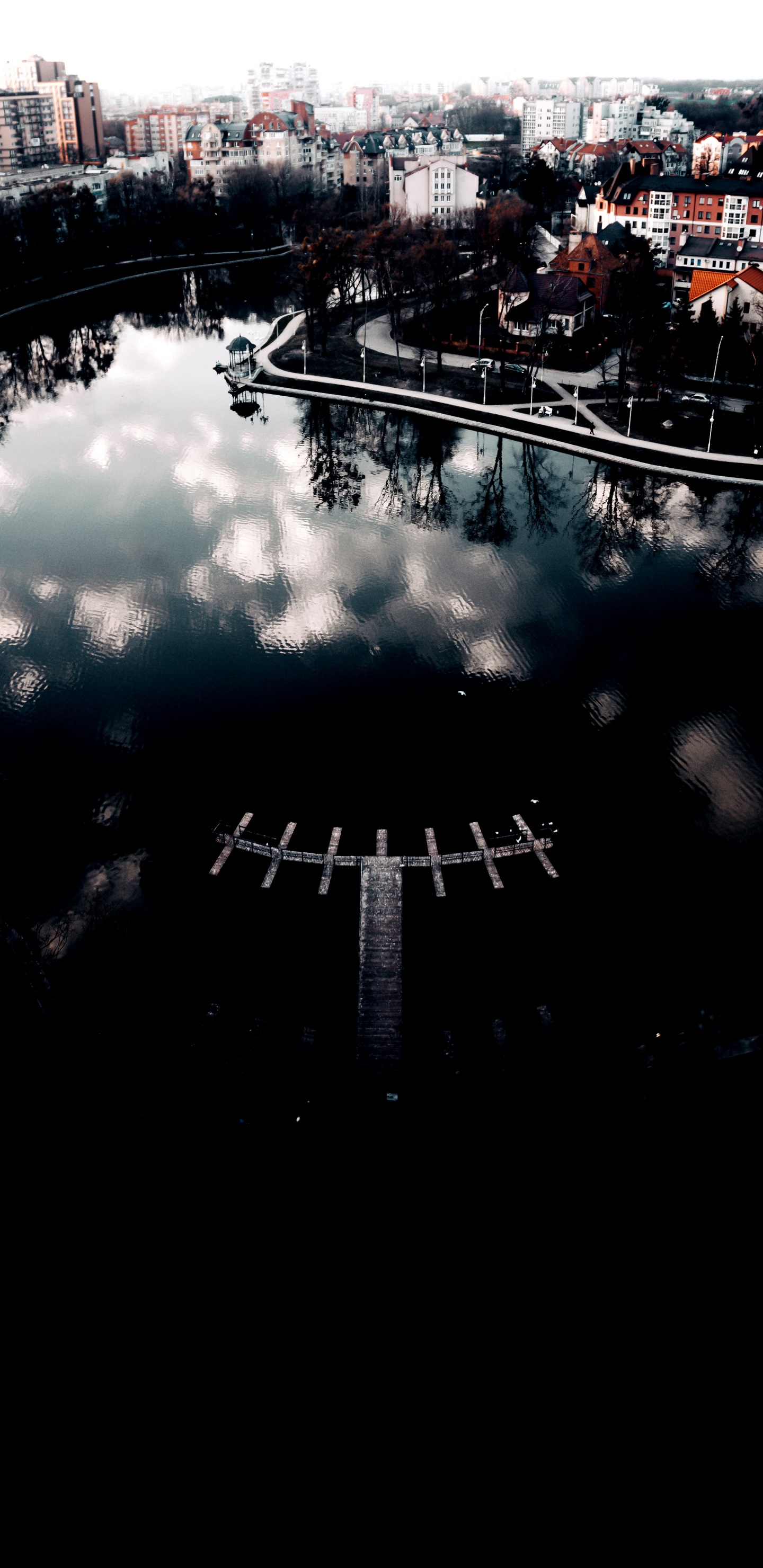 Reflexion, Wasser, Cloud, KFZ-Reifen, Asphalt. Wallpaper in 1440x2960 Resolution