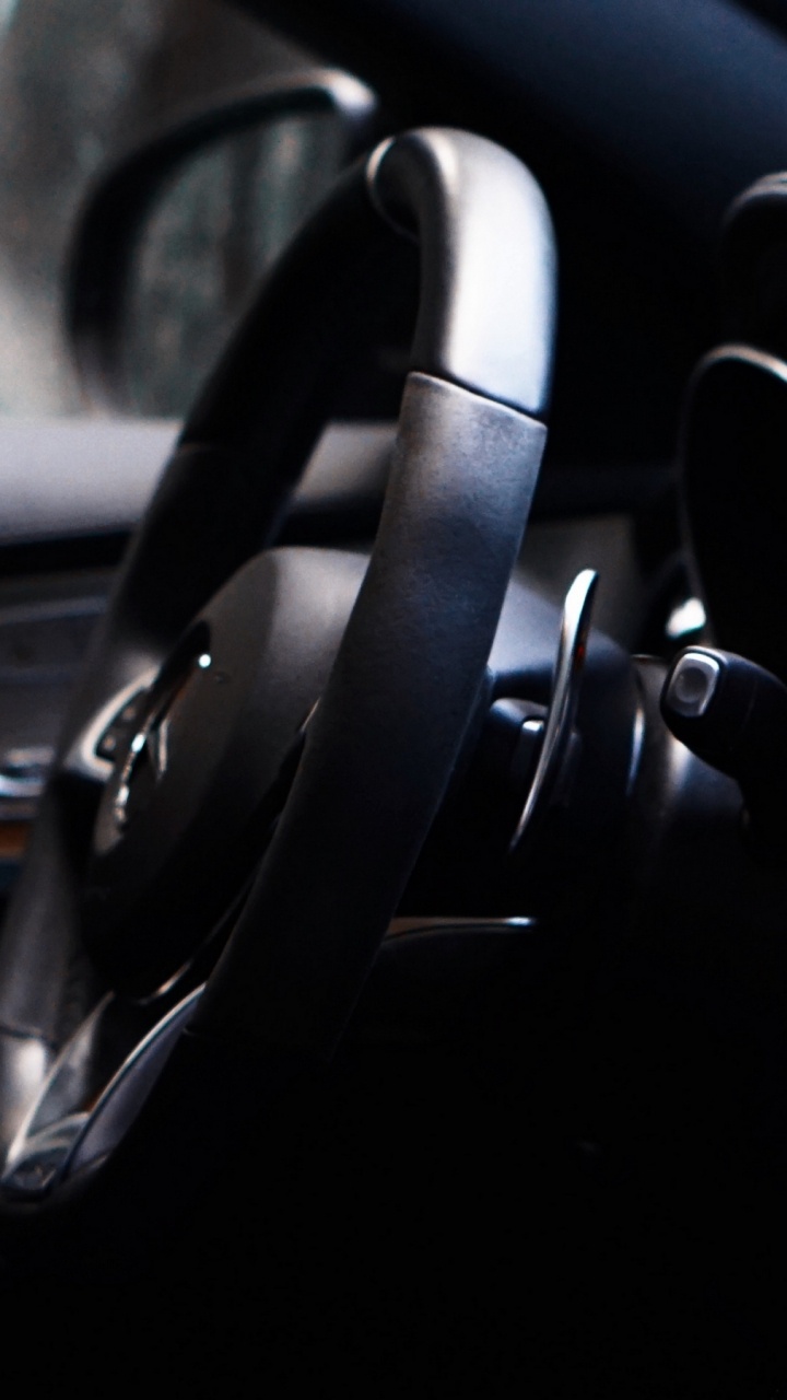 König, Sportwagen, Lenkrad, Mercedes-Benz CLS-Klasse, Ford Mustang. Wallpaper in 720x1280 Resolution