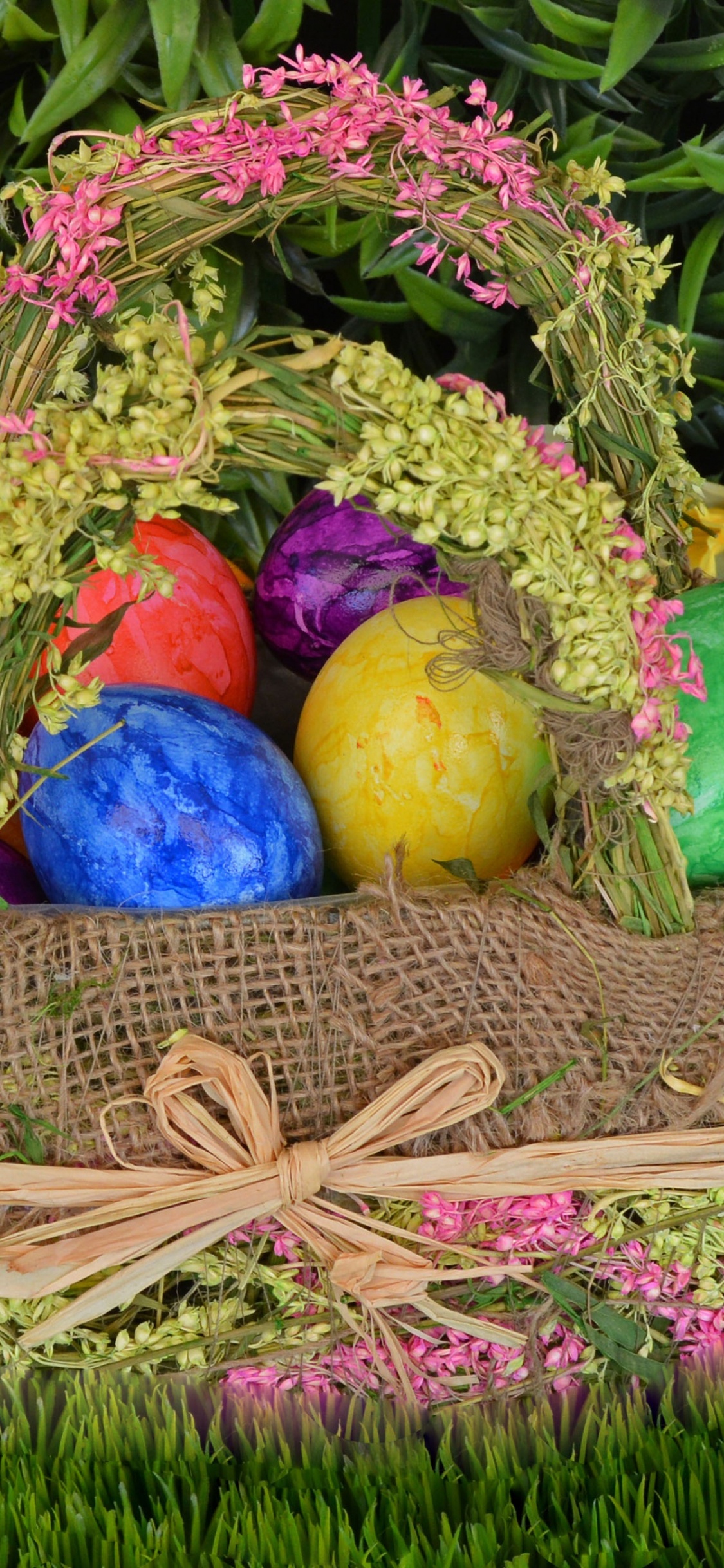 Canasta de Pascua, Los Huevos de Pascua, Huevo de Pascua, Pascua, Mimbre. Wallpaper in 1125x2436 Resolution