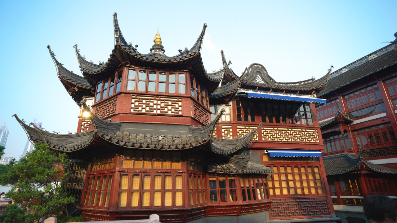 Brown and Black Pagoda Temple. Wallpaper in 1280x720 Resolution