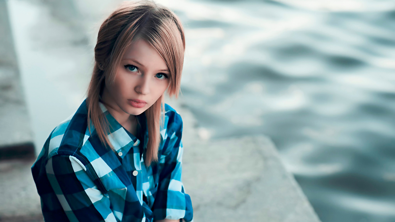 Emily Browning, Modèle, Blue, Beauté, Les Cheveux Longs. Wallpaper in 1280x720 Resolution