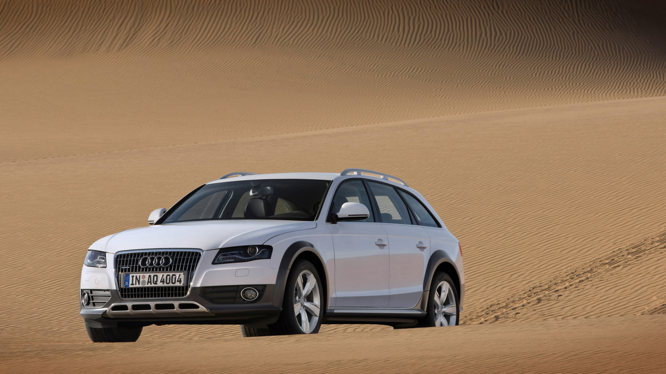 Argent Bmw x Serie Sur Desert. Wallpaper in 1366x768 Resolution