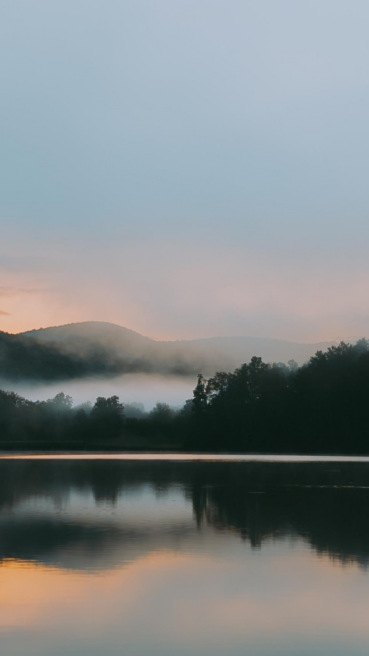 Reflexion, Wasser, Cloud, Atmosphäre, Naturlandschaft. Wallpaper in 750x1334 Resolution