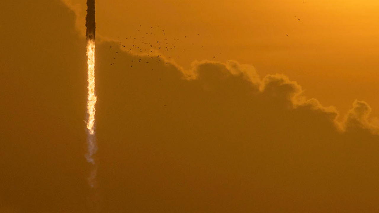 SpaceX, Spacex Tripulación-1, la Estación Espacial Internacional, Tripulación Dragón Demo-2, Starlink. Wallpaper in 1280x720 Resolution