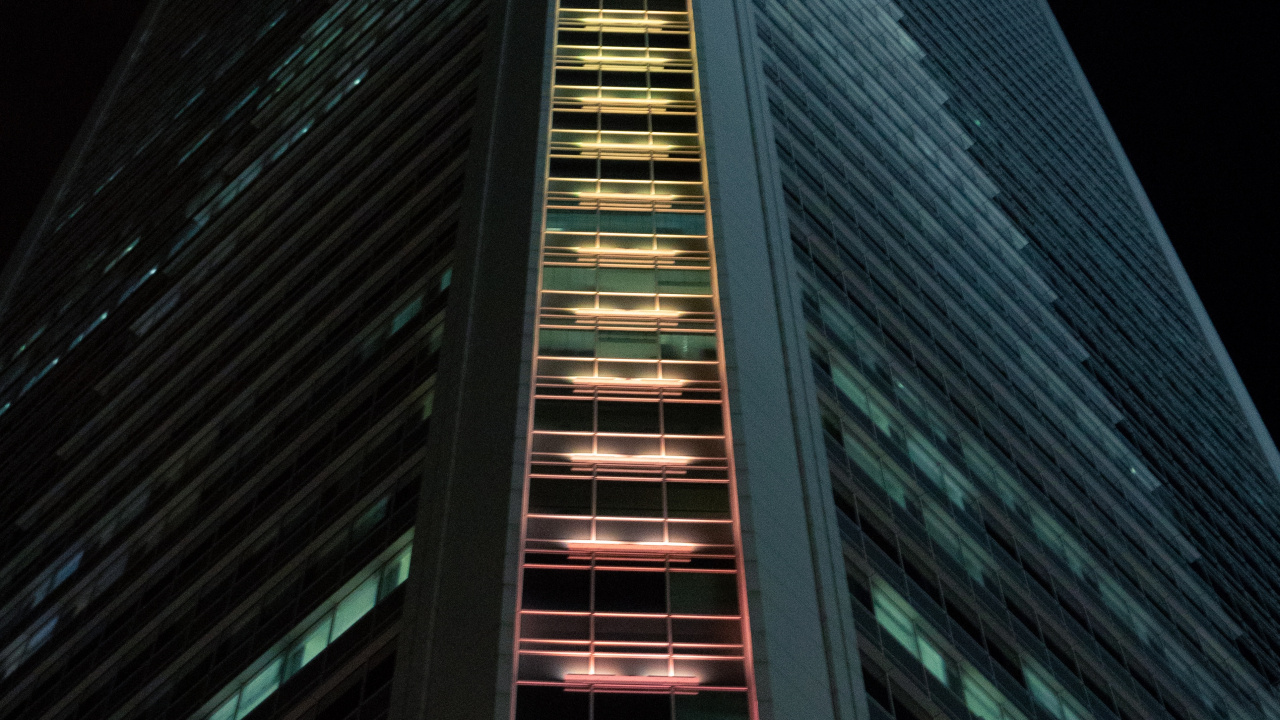 Low Angle Photography of High Rise Building. Wallpaper in 1280x720 Resolution