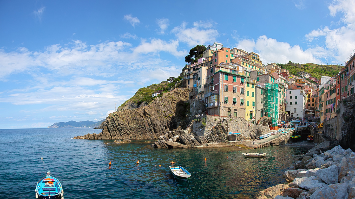 White Boat on Sea Near Concrete Buildings Under Blue Sky During Daytime. Wallpaper in 1366x768 Resolution