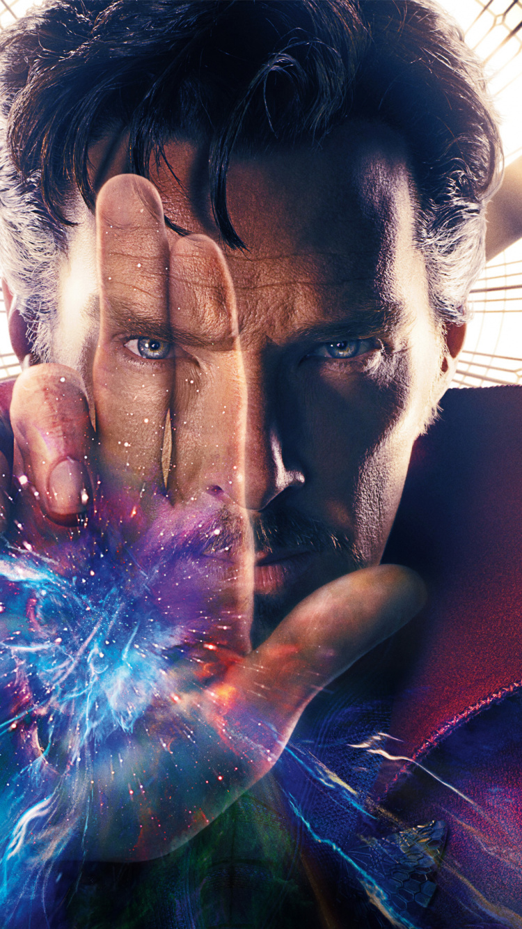 Femme en Chemise Rouge Tenant la Lumière Bleue et Verte. Wallpaper in 750x1334 Resolution