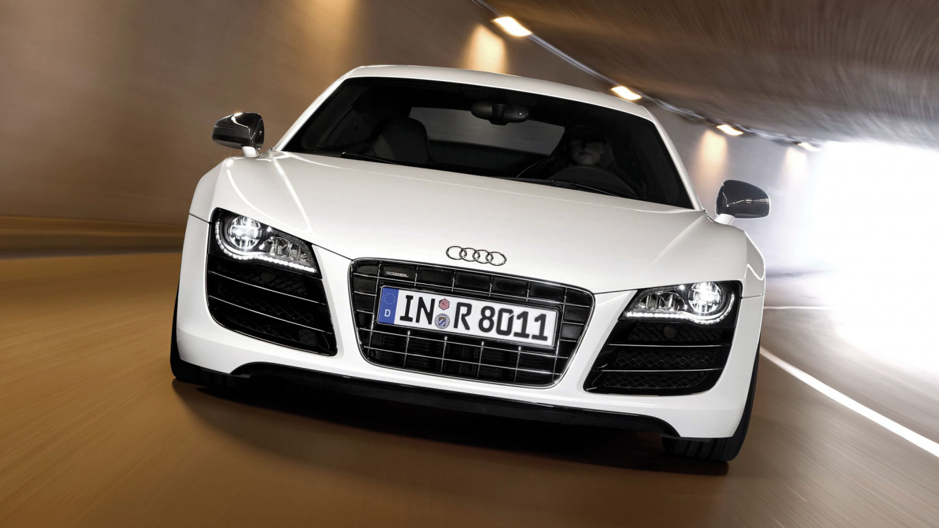 Audi Blanc r 8 Sur Route. Wallpaper in 1366x768 Resolution