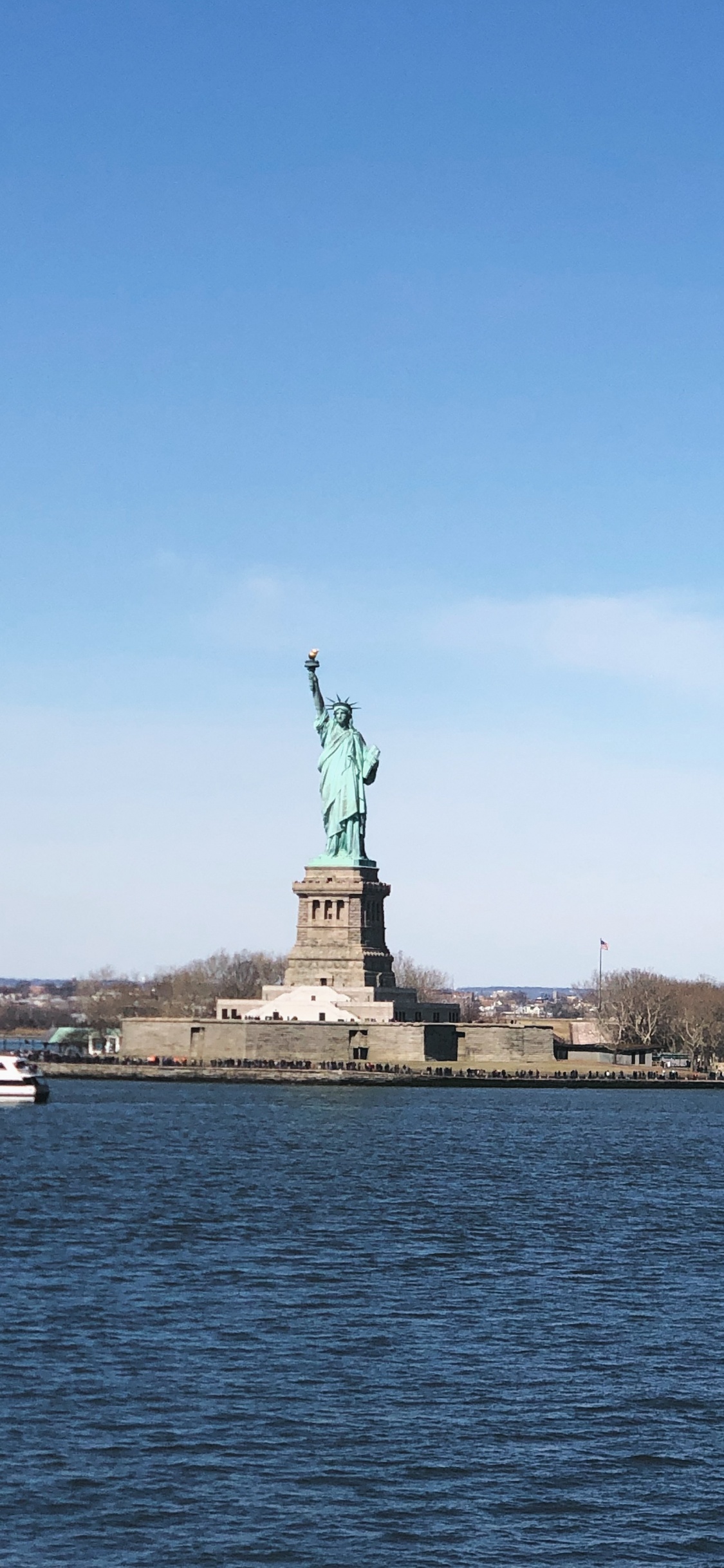 New York City, Statue of Liberty, Statue of Liberty National Monument, Ship, Monument. Wallpaper in 1125x2436 Resolution